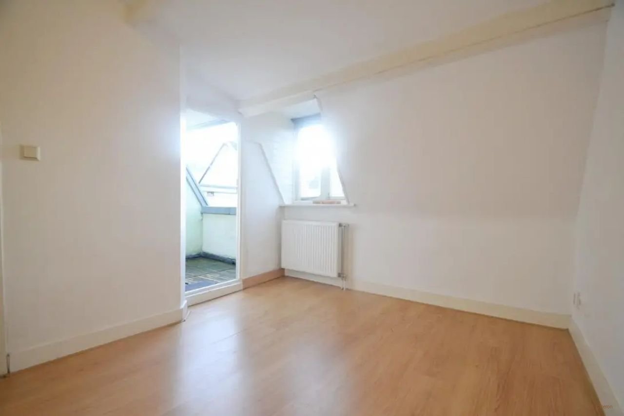 2-kamerappartement met balkon in Zeeheldenkwartier - Afbeelding 4