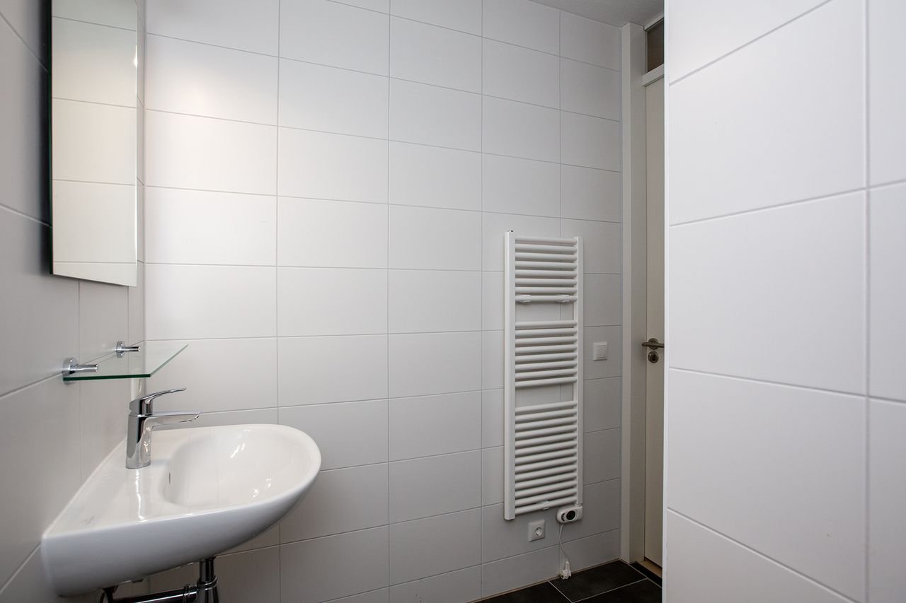 Gloednieuw 3-kamerappartement met label A++ - Afbeelding 17