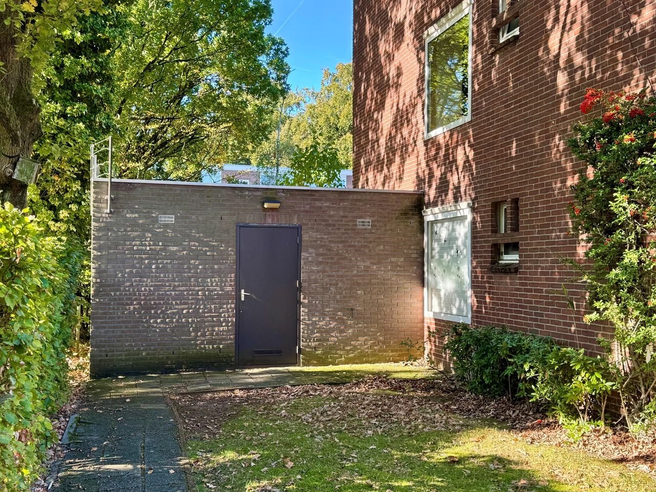 Sunny 2-bedroom apartment in Hazenkamp - Image 28