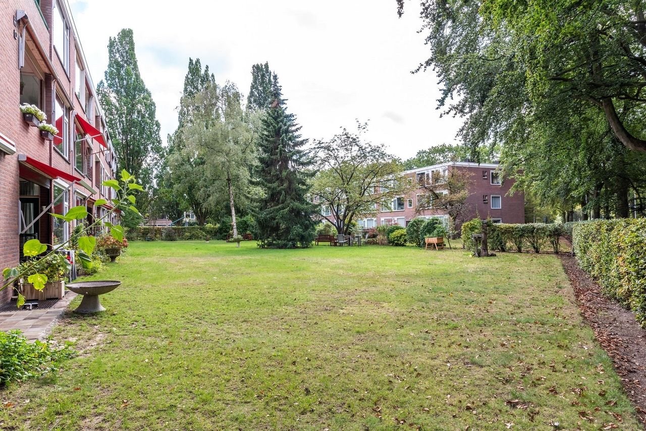 Sunny 2-bedroom apartment in Hazenkamp - Image 27