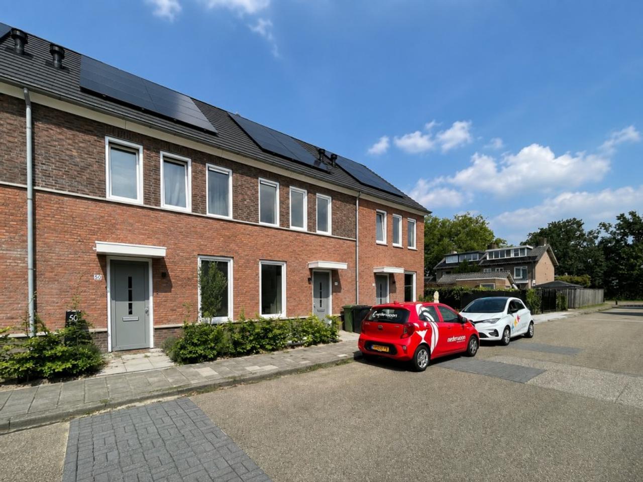 105 m² mid-terrace house with garden in Veghel - Image 1