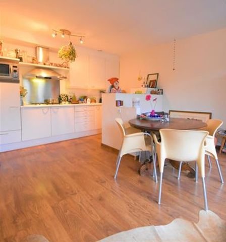 Sunny 1-Bedroom Apartment with Balcony - Image 5