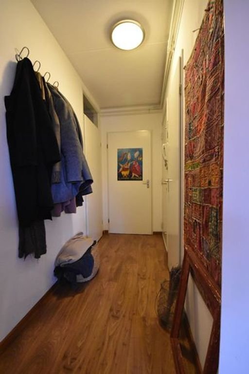 Sunny 1-Bedroom Apartment with Balcony - Image 2