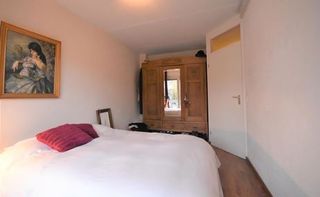 Sunny 1-Bedroom Apartment with Balcony - Image 9