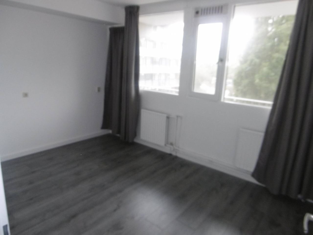 Renovated 4-room apartment (90 m²) - Image 7