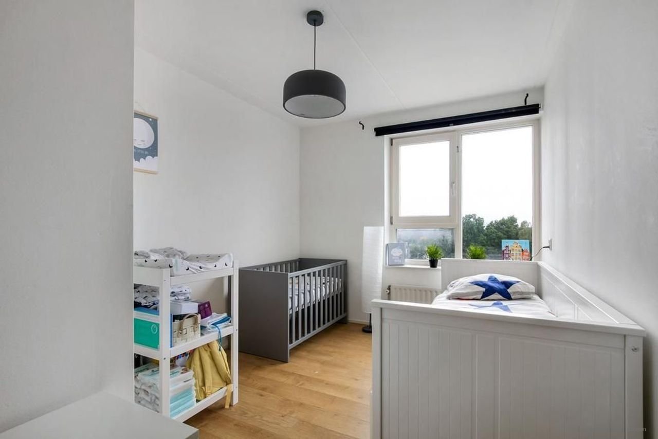 Bright 2-bedroom apartment on Vrijheidslaan - Image 10