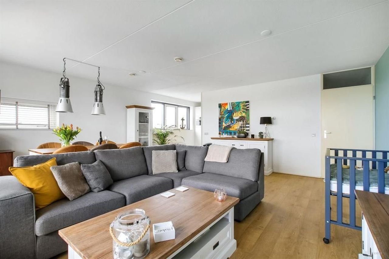 Bright 2-bedroom apartment on Vrijheidslaan - Image 4