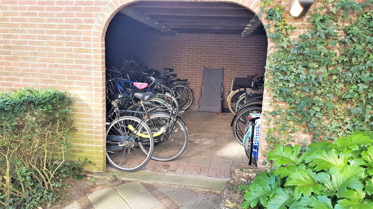 Monumental 40m² studio near the Oudegracht in Utrecht - Image 13