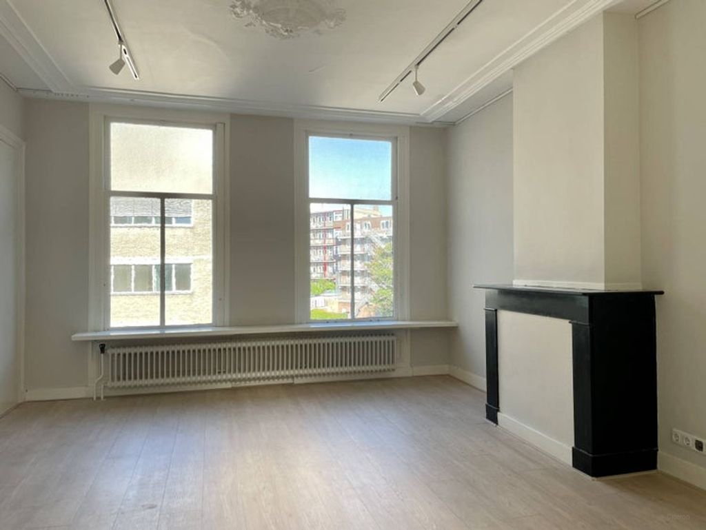 Luxury 2-Bedroom Apartment near Erasmus MC - Image 1