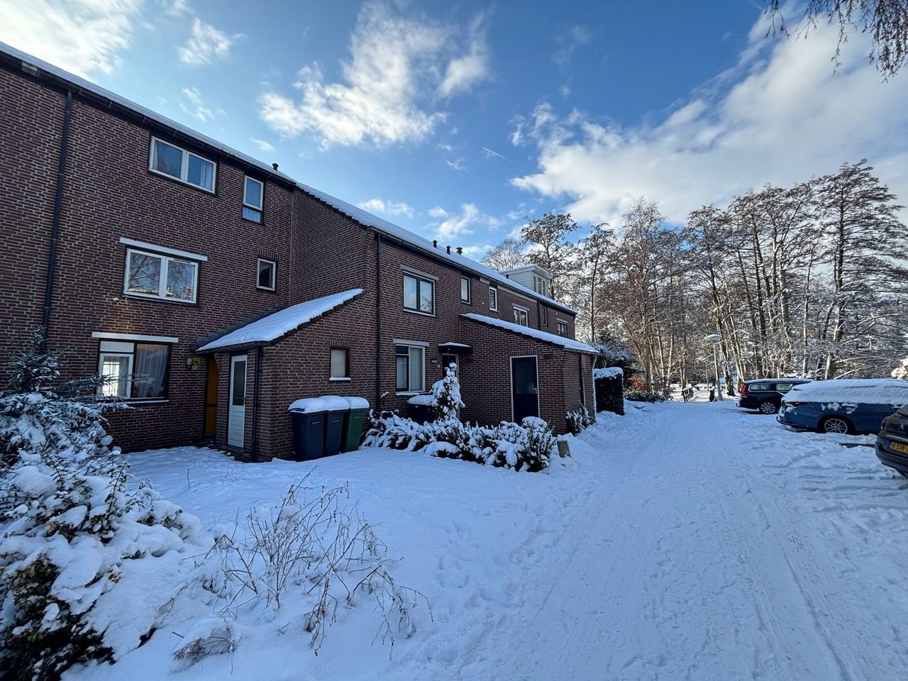 Spacious family home in Waardhuizen with sunny garden - Image 1