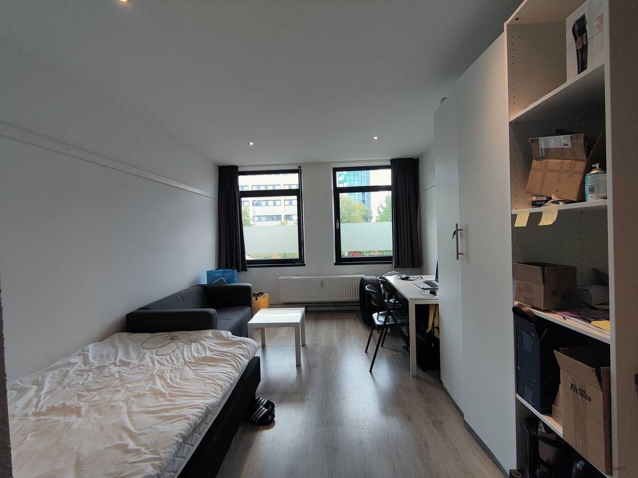 Gemeubileerde studio met terras in Boschdijk - Afbeelding 3