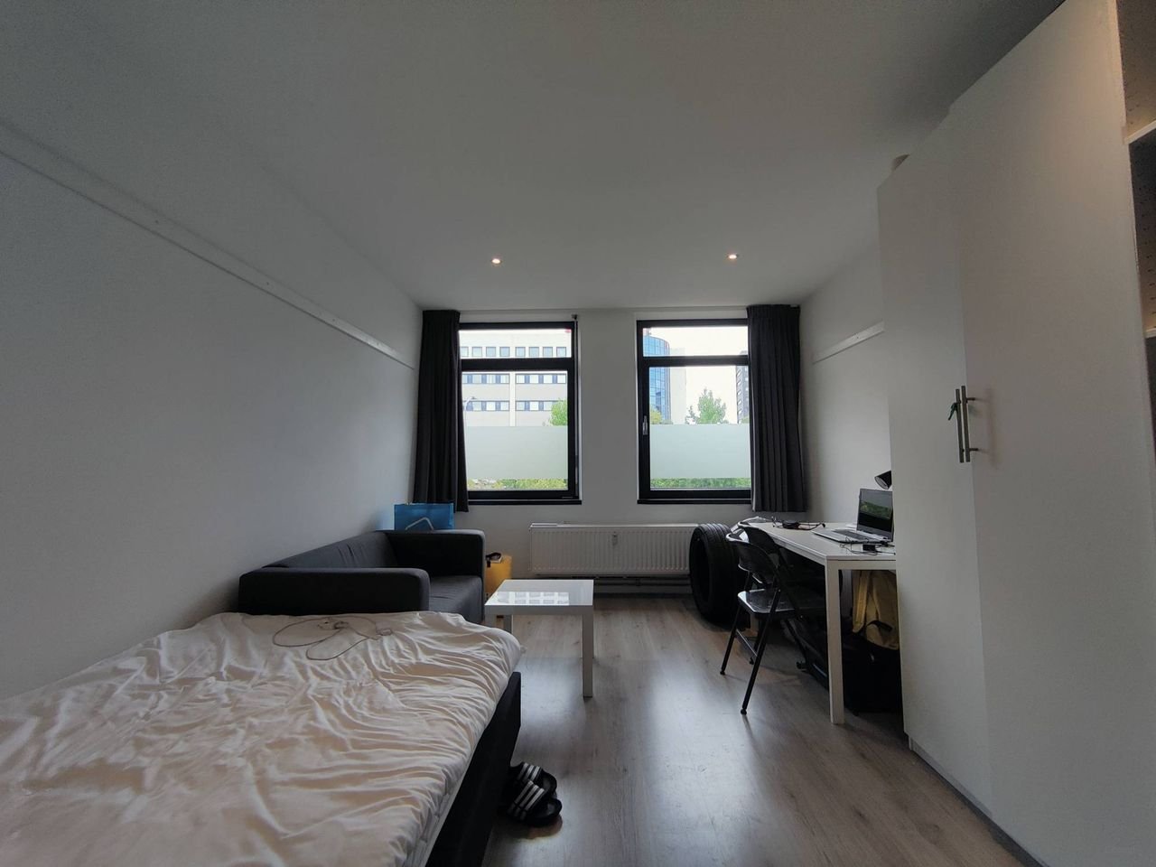 Gemeubileerde studio met terras in Boschdijk - Afbeelding 4