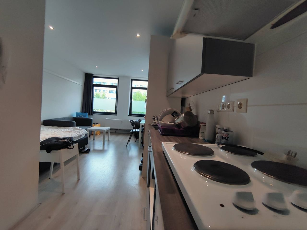 Gemeubileerde studio met terras in Boschdijk - Afbeelding 10
