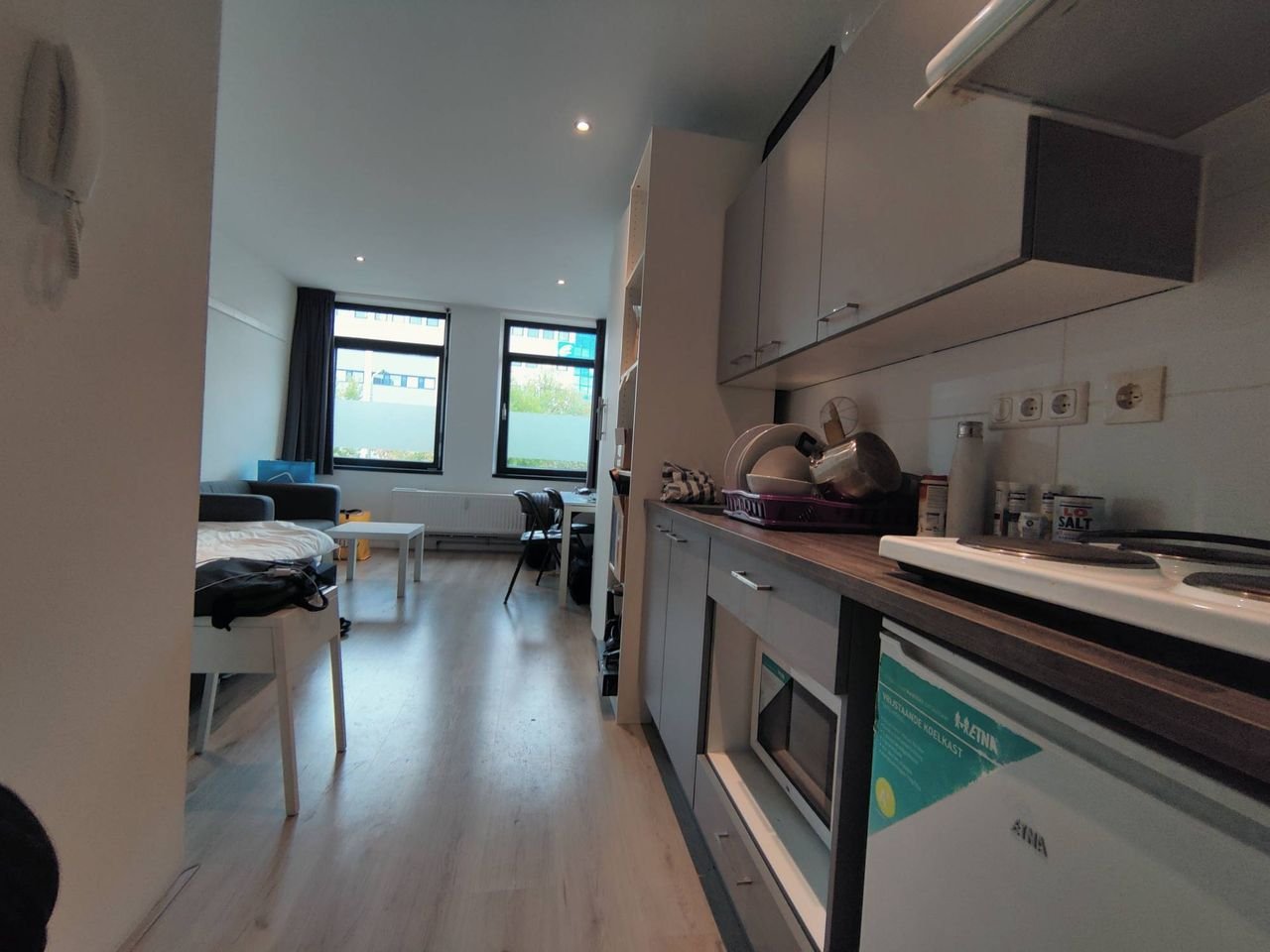 Gemeubileerde studio met terras in Boschdijk - Afbeelding 12