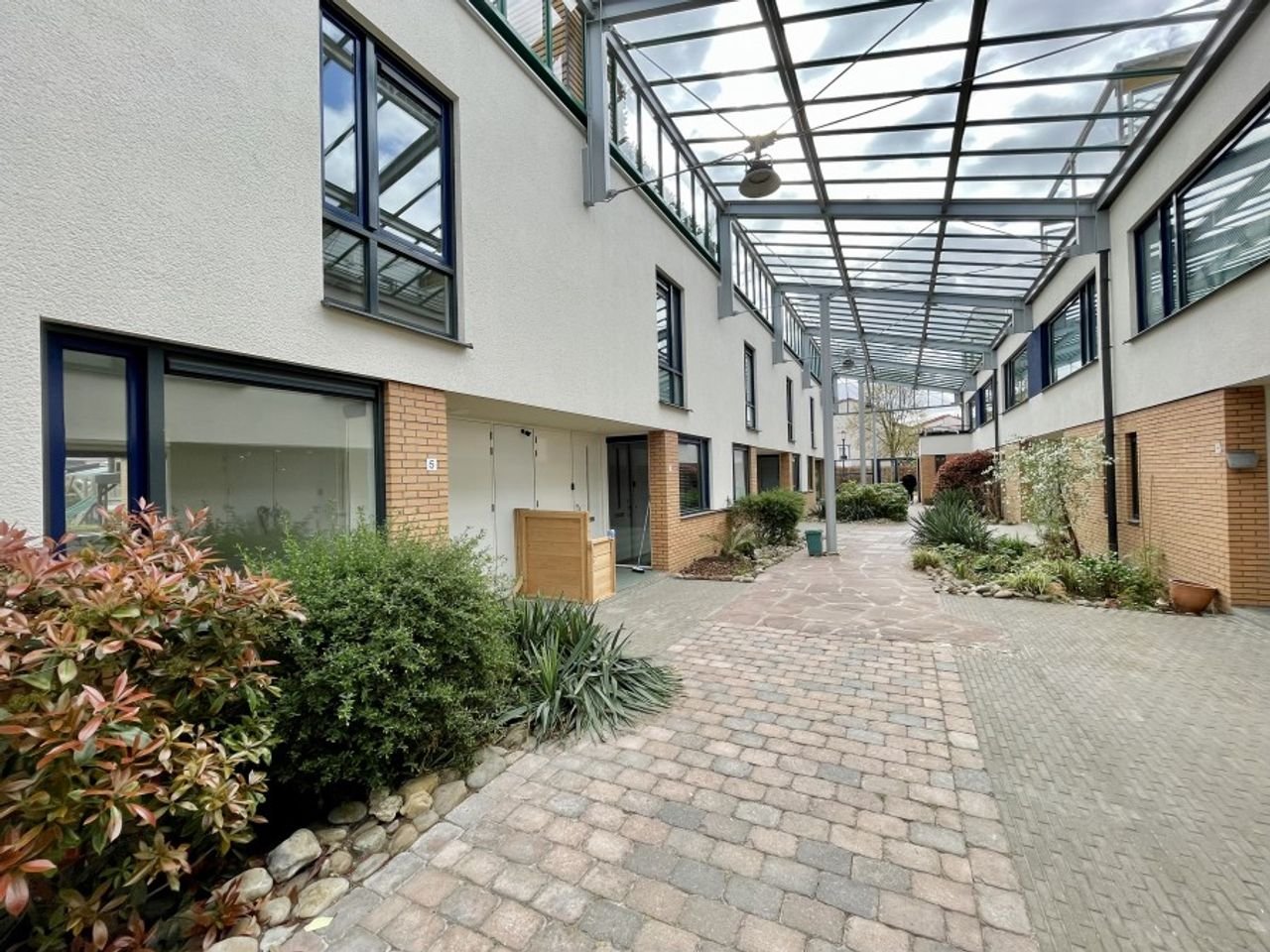 Tussenwoning van 93 m² met tuin - Afbeelding 2
