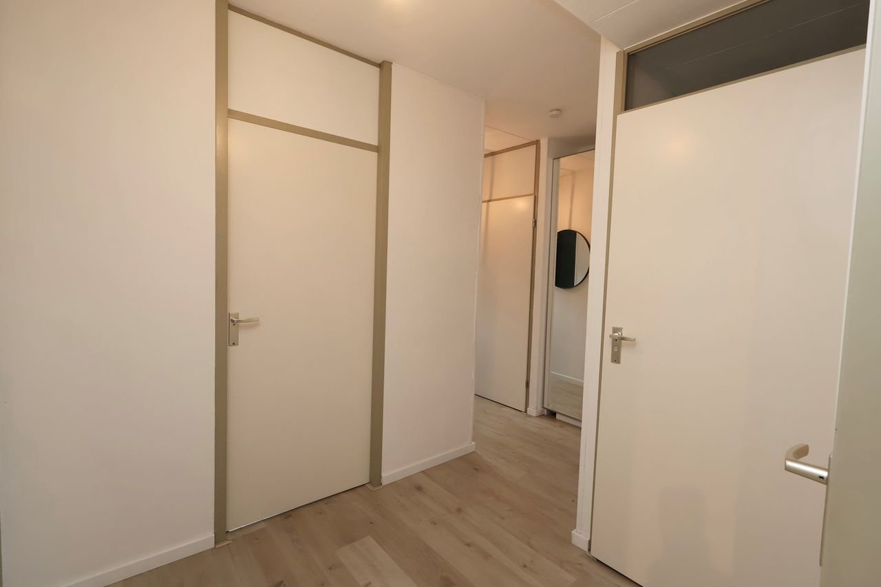 Gemeubileerd wonen op de Blaak met balkon - Afbeelding 14