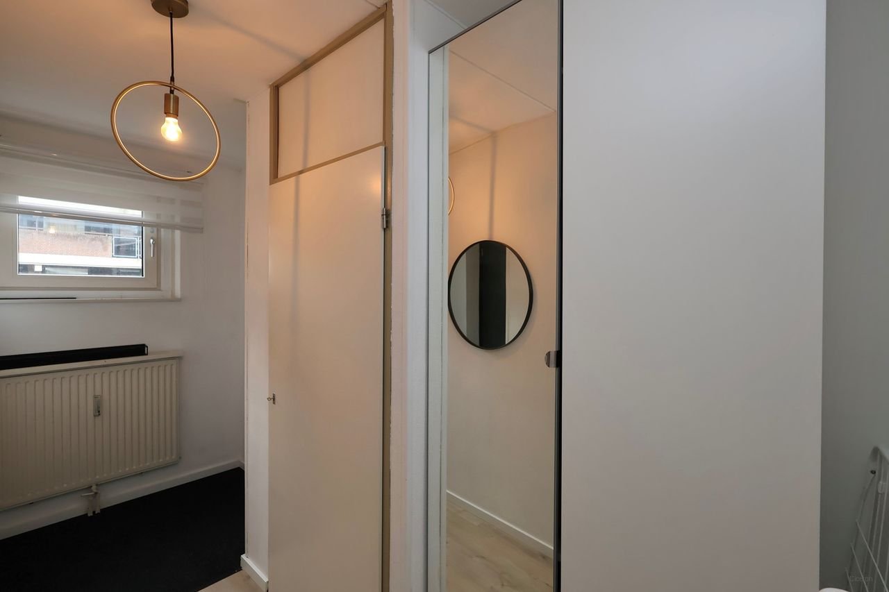 Gemeubileerd wonen op de Blaak met balkon - Afbeelding 12