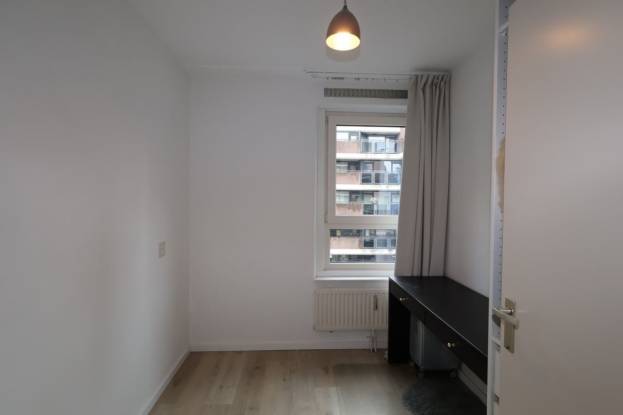 Gemeubileerd wonen op de Blaak met balkon - Afbeelding 8