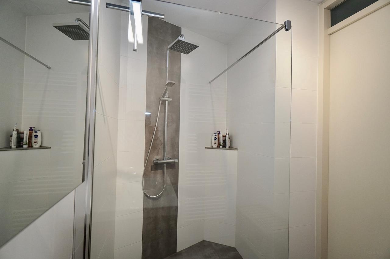 Gemeubileerd appartement met tuin - Afbeelding 8