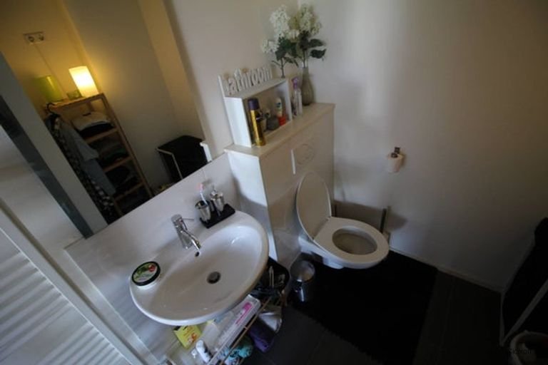 Appartement met balkon aan de Laan van Meerdervoort - Afbeelding 8