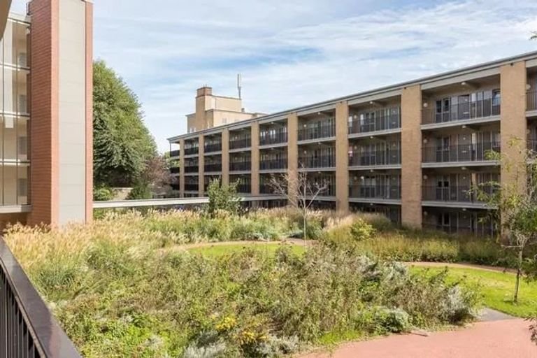 Life-proof living in Sint Pieter - Image 15