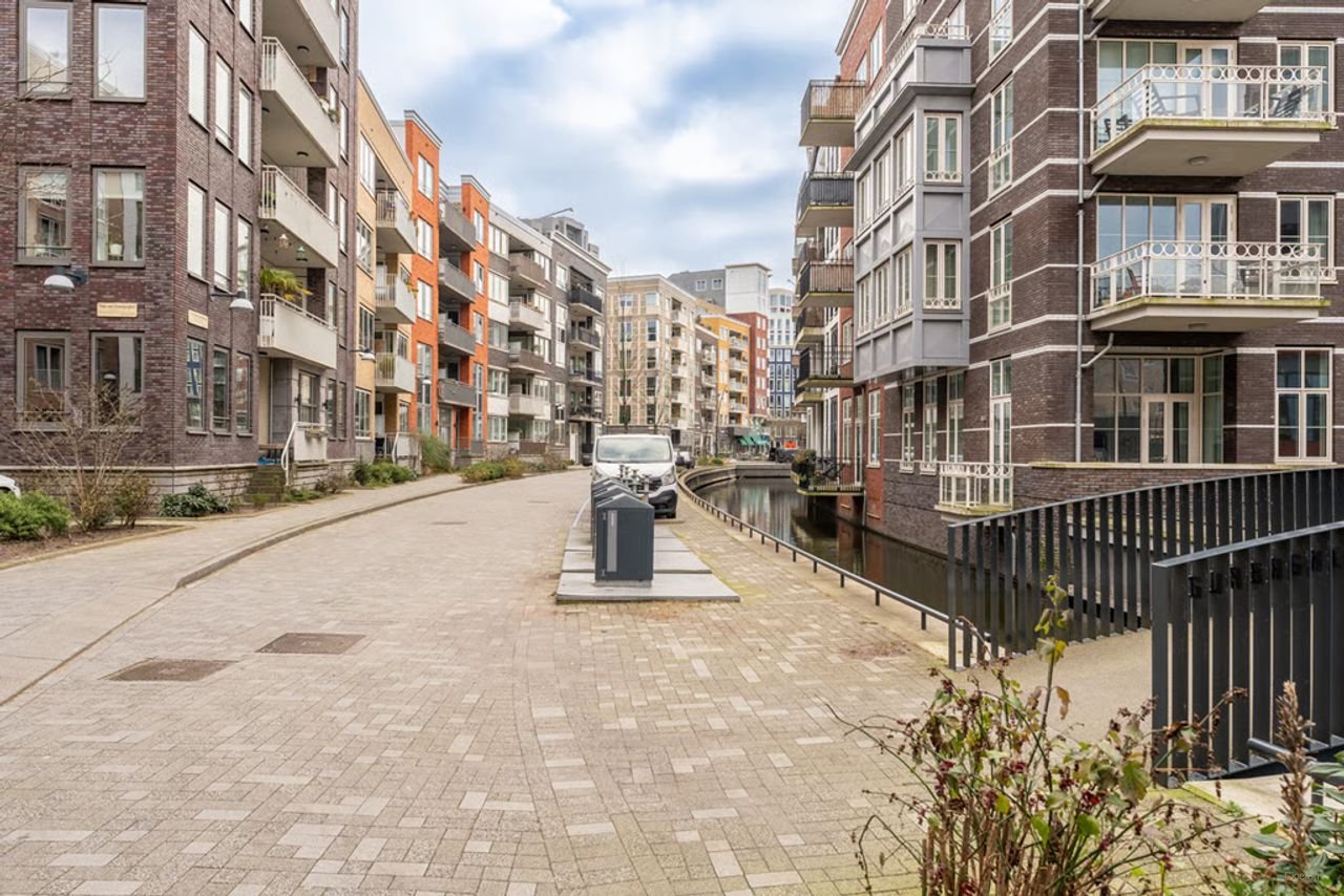 Bright 2-bedroom apartment Holland Park - Image 13