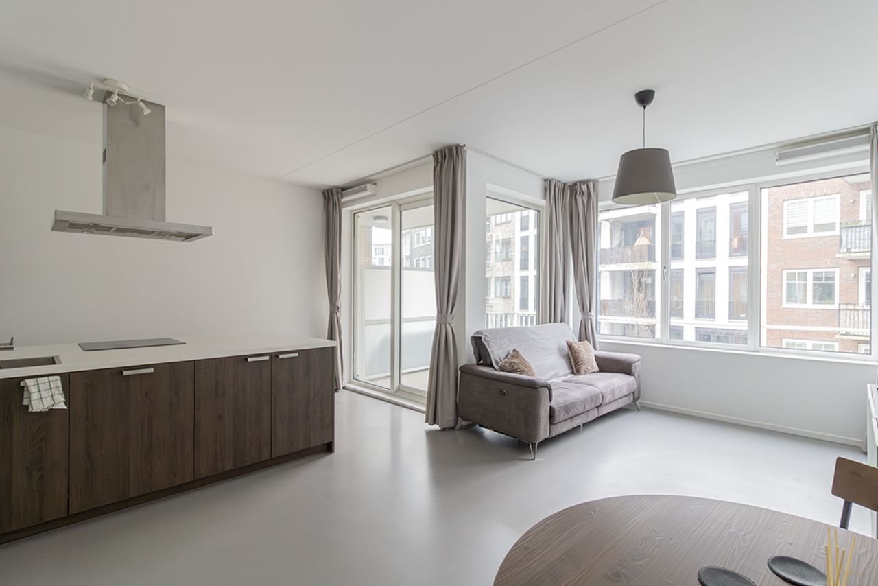 Bright 2-bedroom apartment Holland Park - Image 2