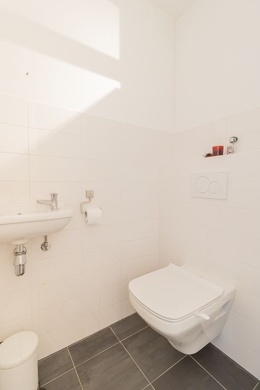 Bright 2-bedroom apartment Holland Park - Image 11