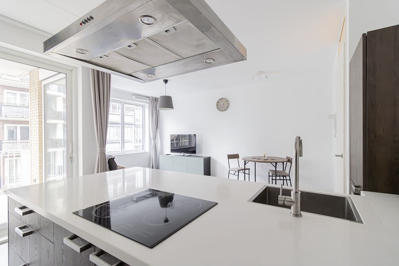 Bright 2-bedroom apartment Holland Park - Image 6