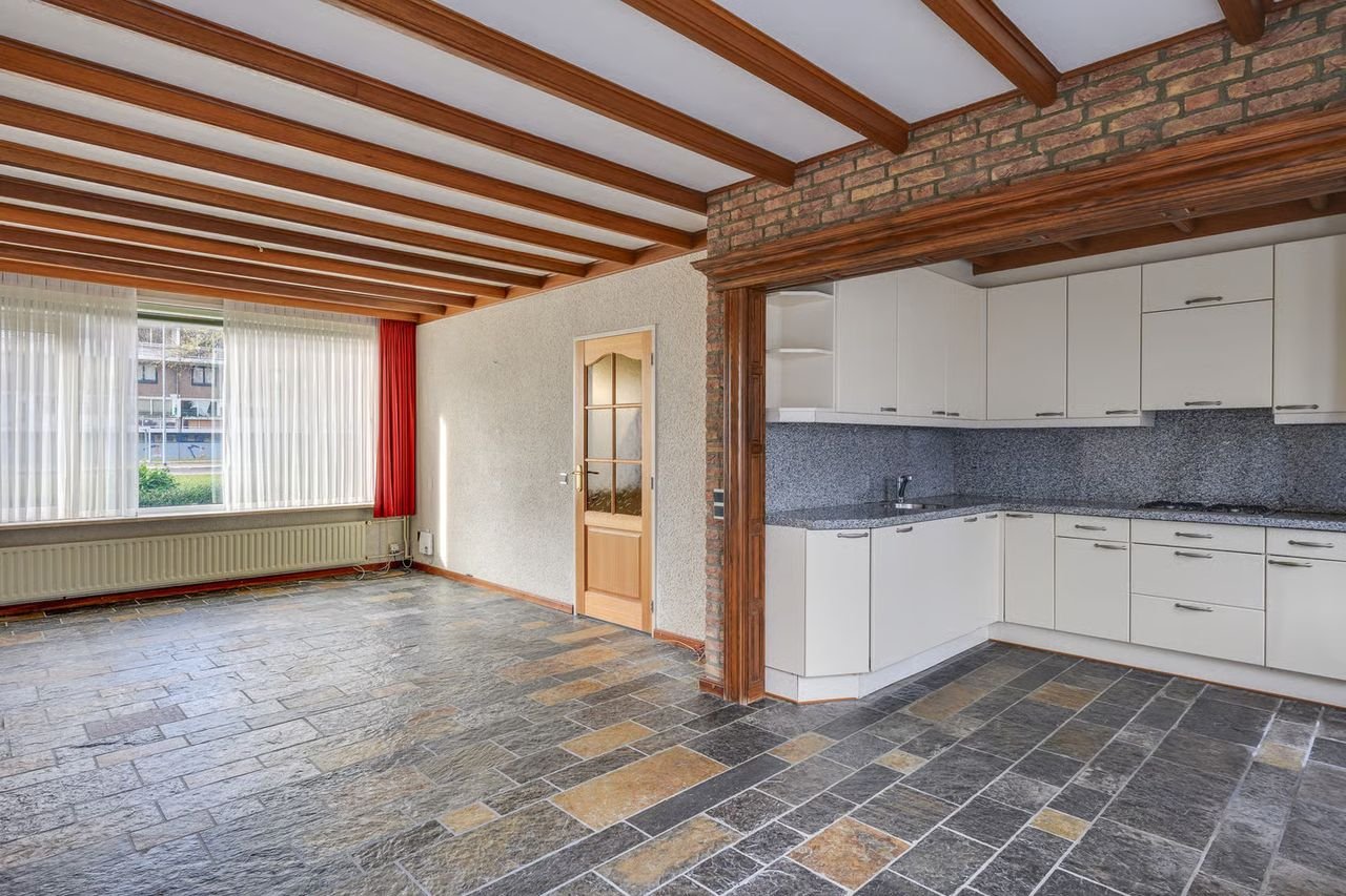 Ruim gezinshuis bij Woensel XL - Afbeelding 2