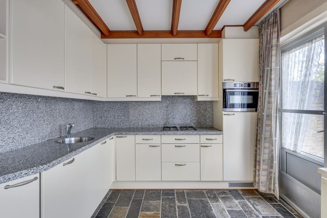 Ruim gezinshuis bij Woensel XL - Afbeelding 3