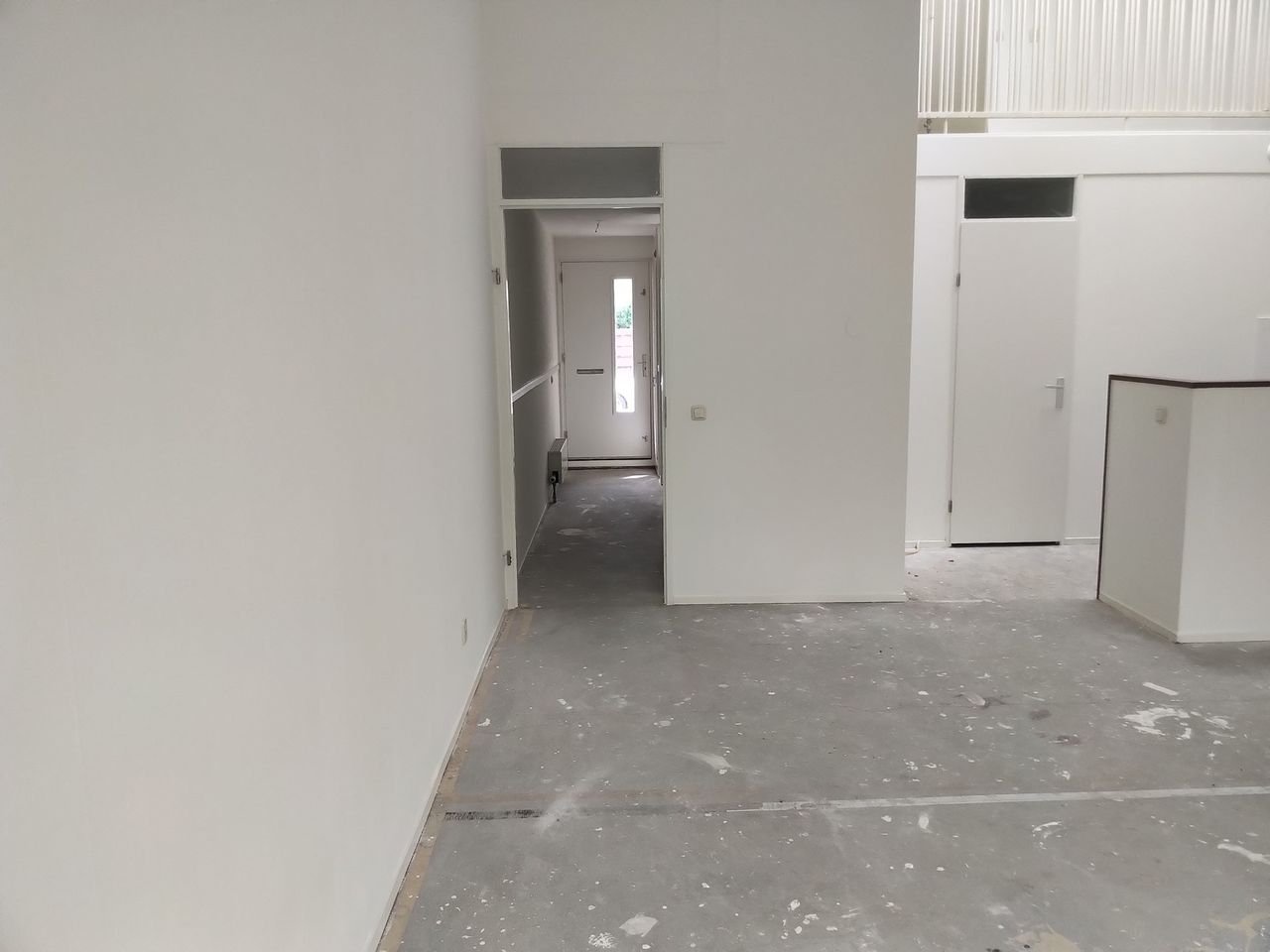 Gerenoveerde woning met eigen parkeerplek - Afbeelding 8