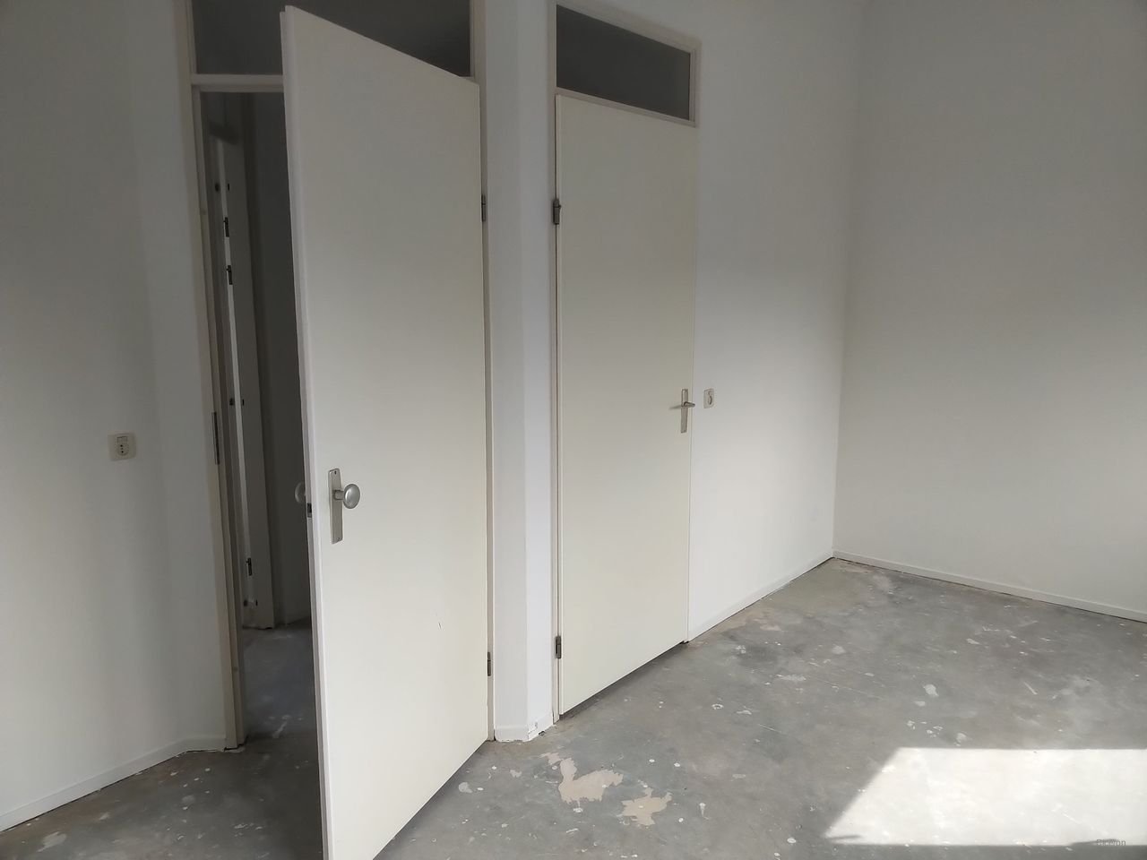 Gerenoveerde woning met eigen parkeerplek - Afbeelding 13