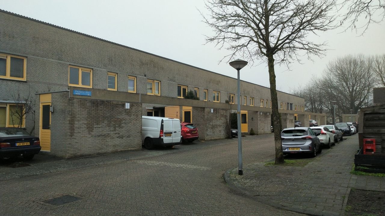 Gerenoveerde woning met eigen parkeerplek - Afbeelding 20