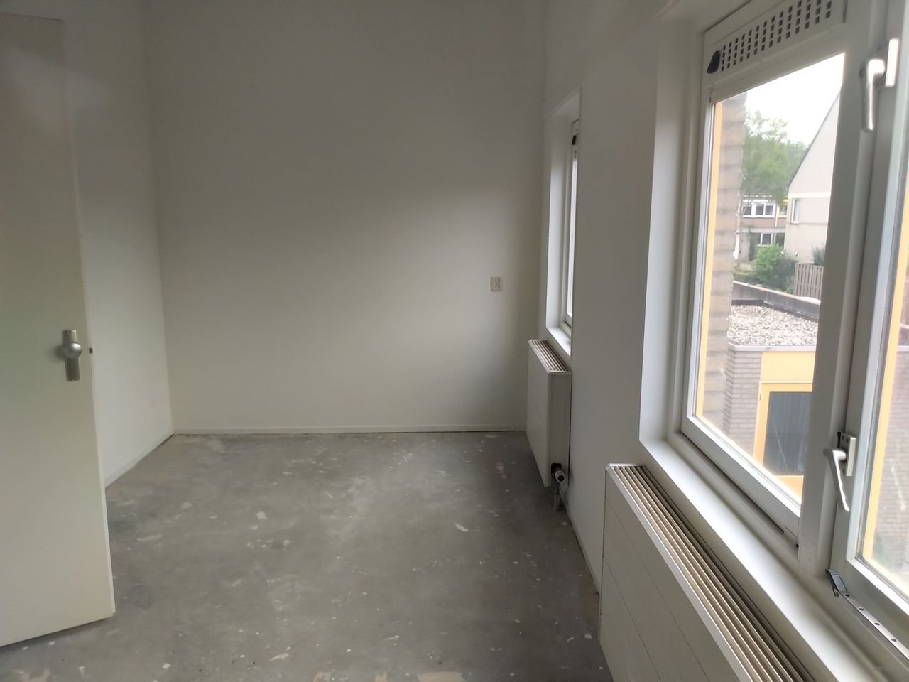 Gerenoveerde woning met eigen parkeerplek - Afbeelding 12