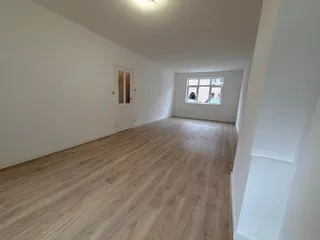 Gerenoveerde benedenwoning met tuin in Kleiwegkwartier