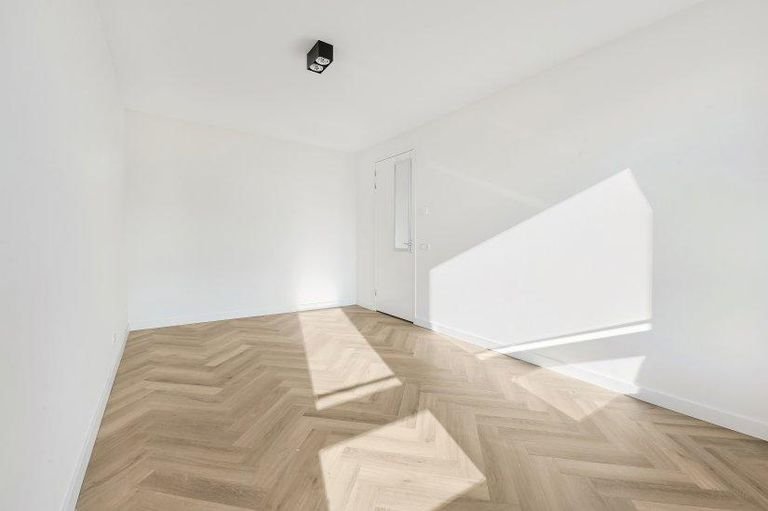 Licht appartement met garage en balkon - Afbeelding 7