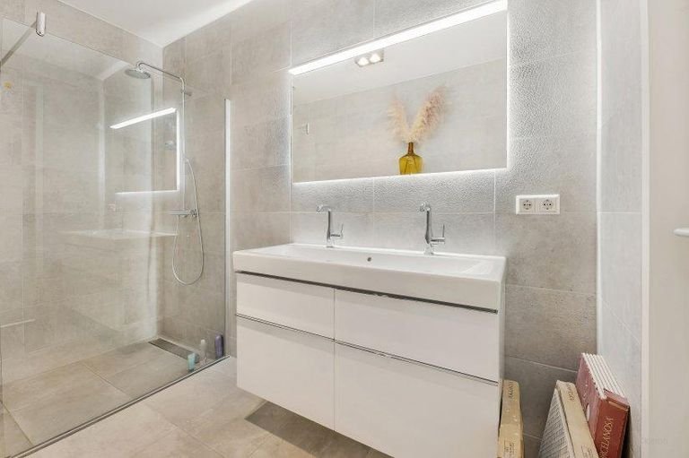 Licht appartement met garage en balkon - Afbeelding 10