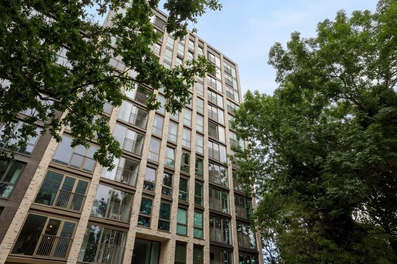 Spacious living in De Ananas: 97m² with a view - Image 1