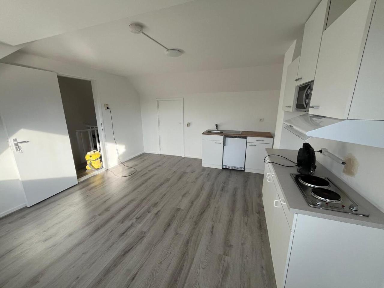 Semi-studio with private kitchen in Tilburg - Image 2