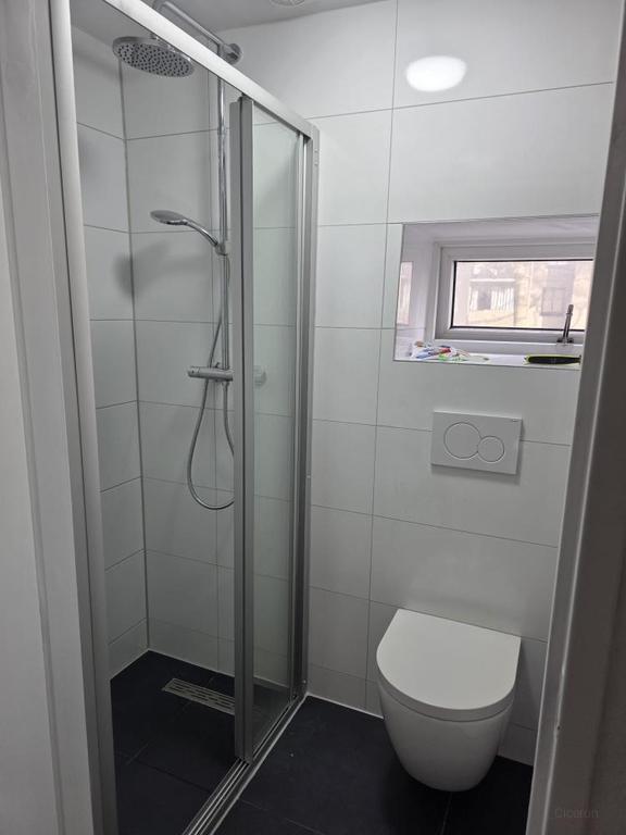Semi-studio with private kitchen in Tilburg - Image 8