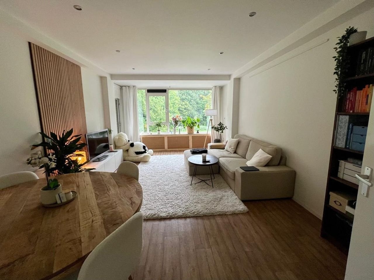 Licht appartement Zeeheldenbuurt met twee balkons - Afbeelding 2