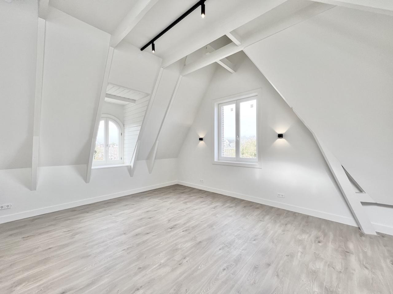 Apartment with Roof Terrace in Oud-West - Image 4