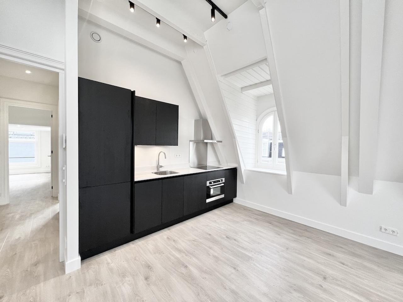 Apartment with Roof Terrace in Oud-West - Image 6