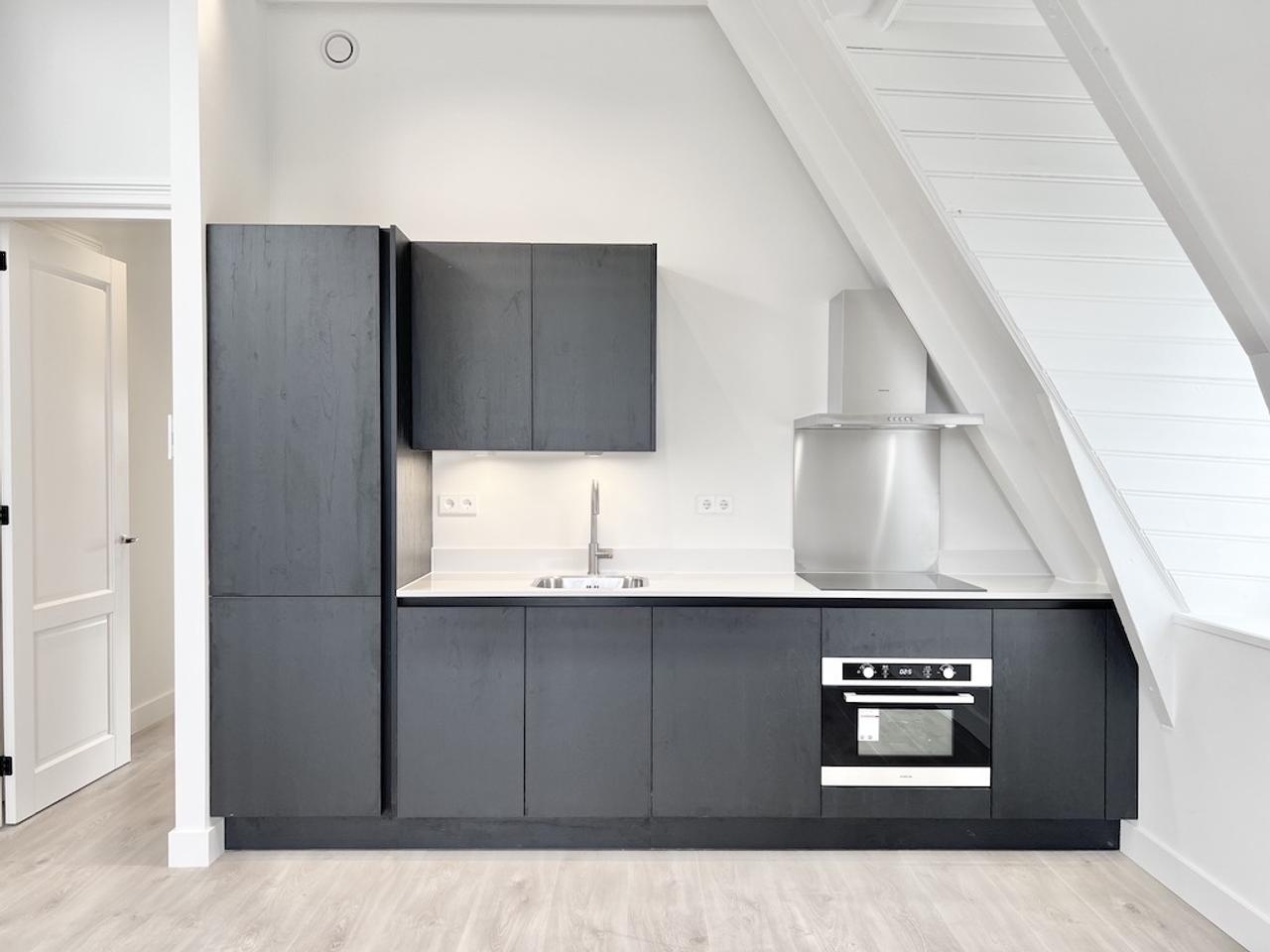 Apartment with Roof Terrace in Oud-West - Image 8