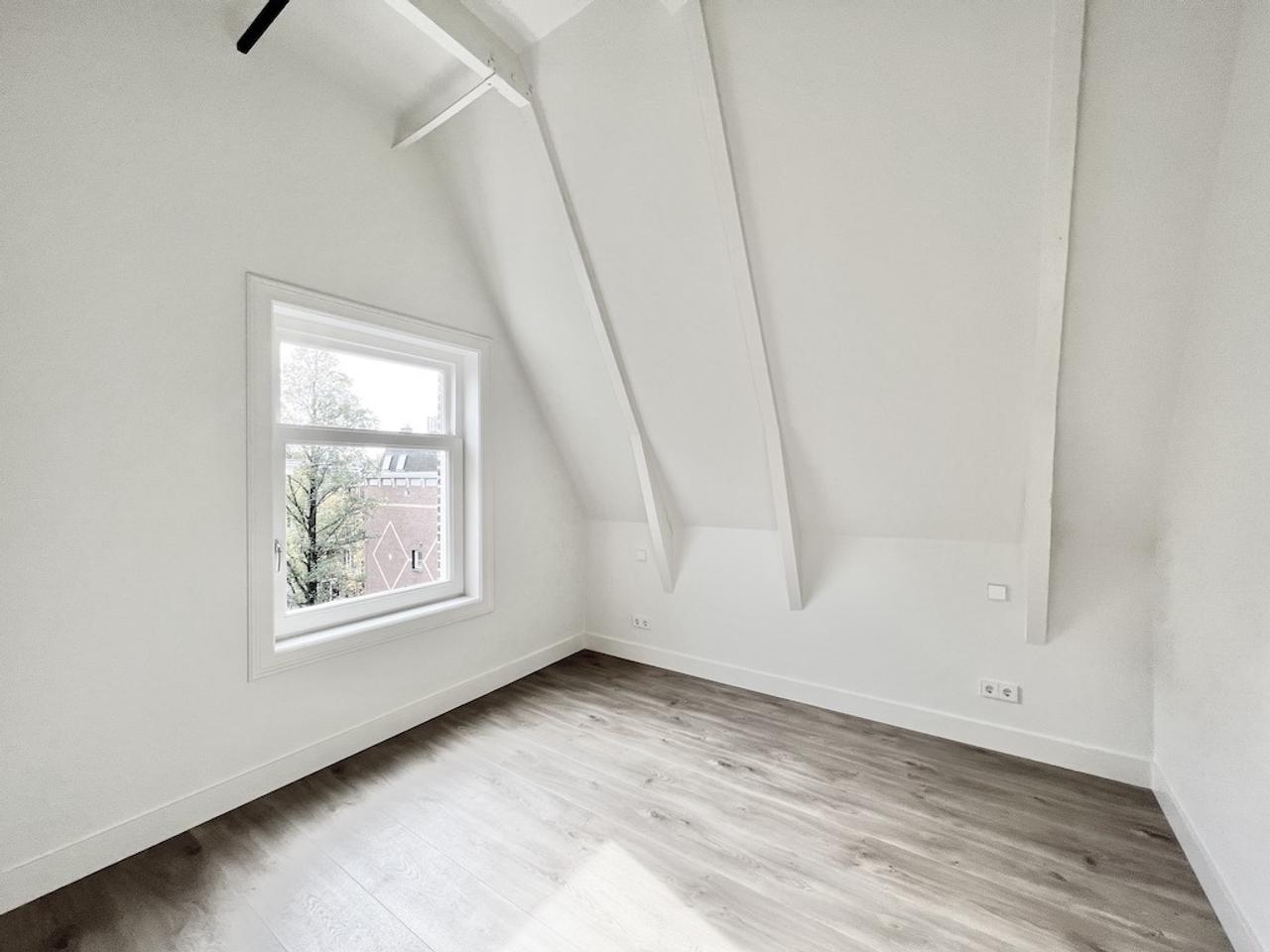 Apartment with Roof Terrace in Oud-West - Image 9