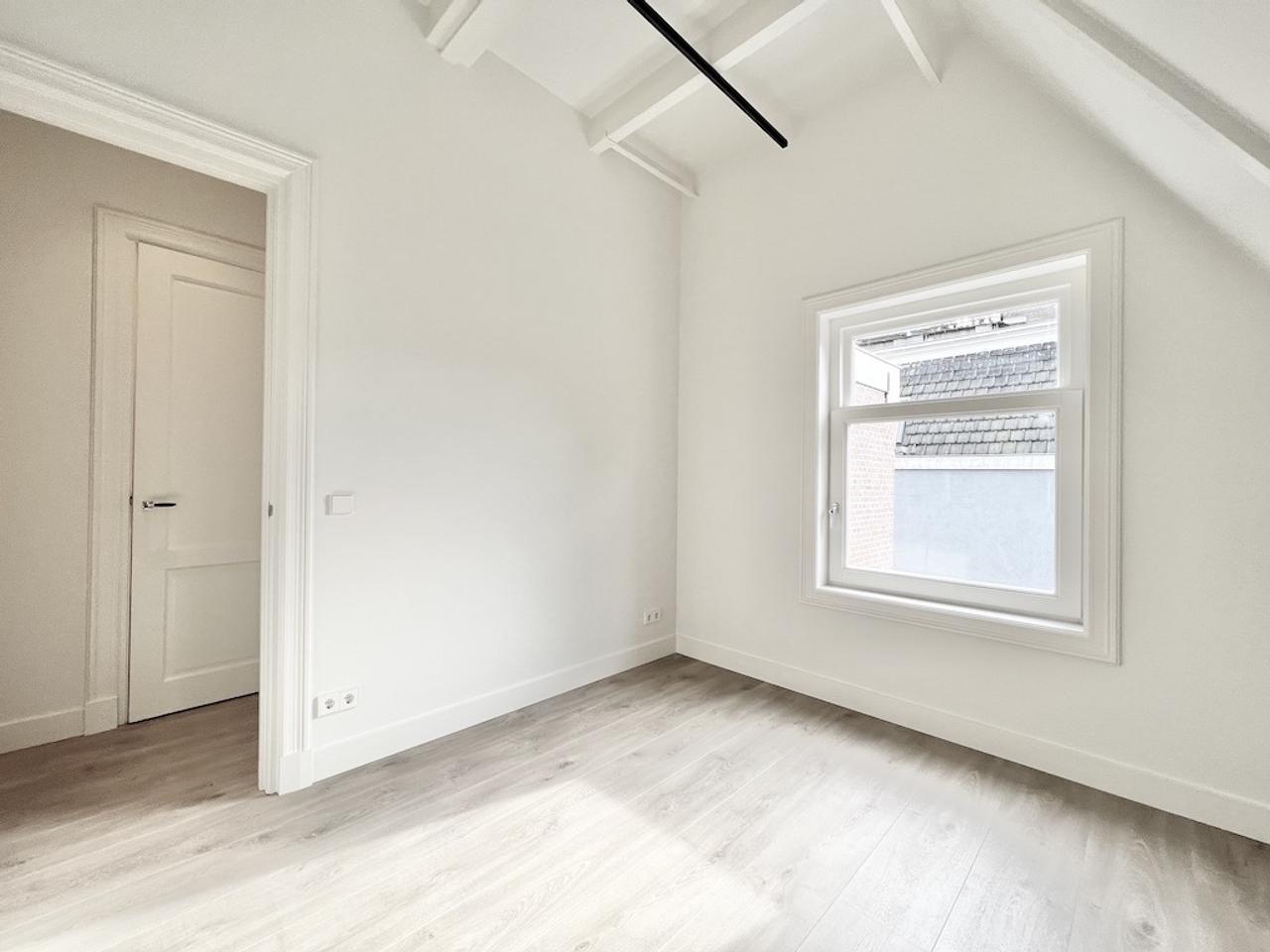 Apartment with Roof Terrace in Oud-West - Image 10