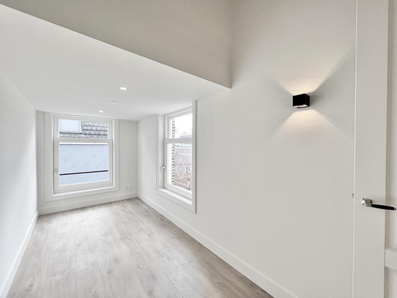 Apartment with Roof Terrace in Oud-West - Image 11