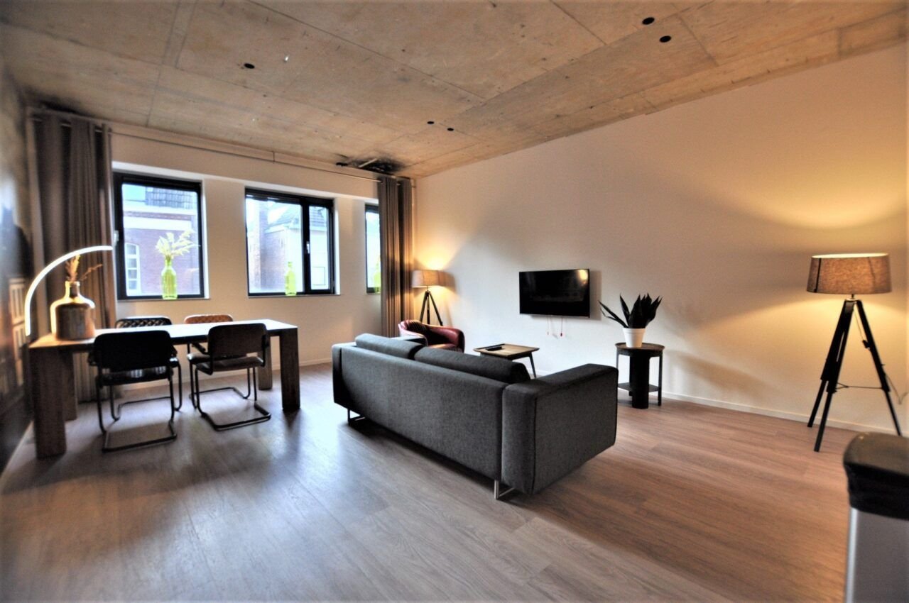 Gemeubileerd 3-kamerappartement met dakterras - Afbeelding 1