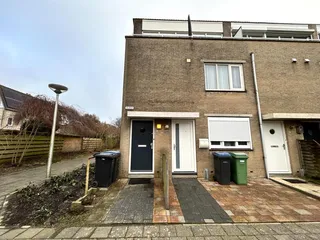 Lichte bovenwoning met dakterras